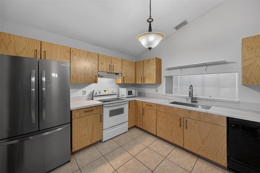 489 Hardwood Place, Unit 489 Boca Raton, FL 33431 - Photo 10 of 43