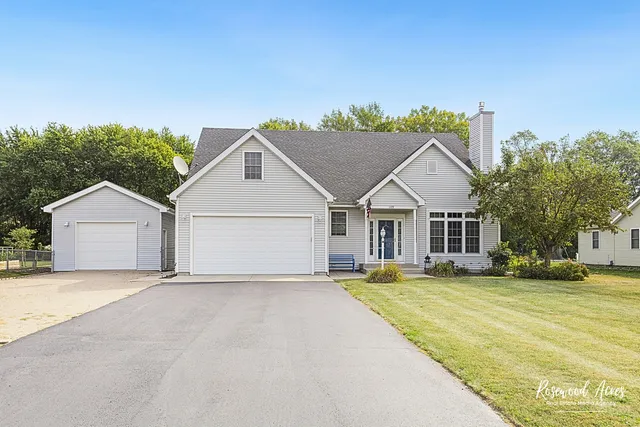 $365,000 | 109 Foley Drive, Essex, IL 60935