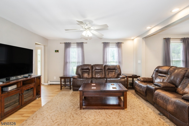26 Countryside Road Columbia, NJ 07832 - Photo 12 of 32 Gallery Image 12