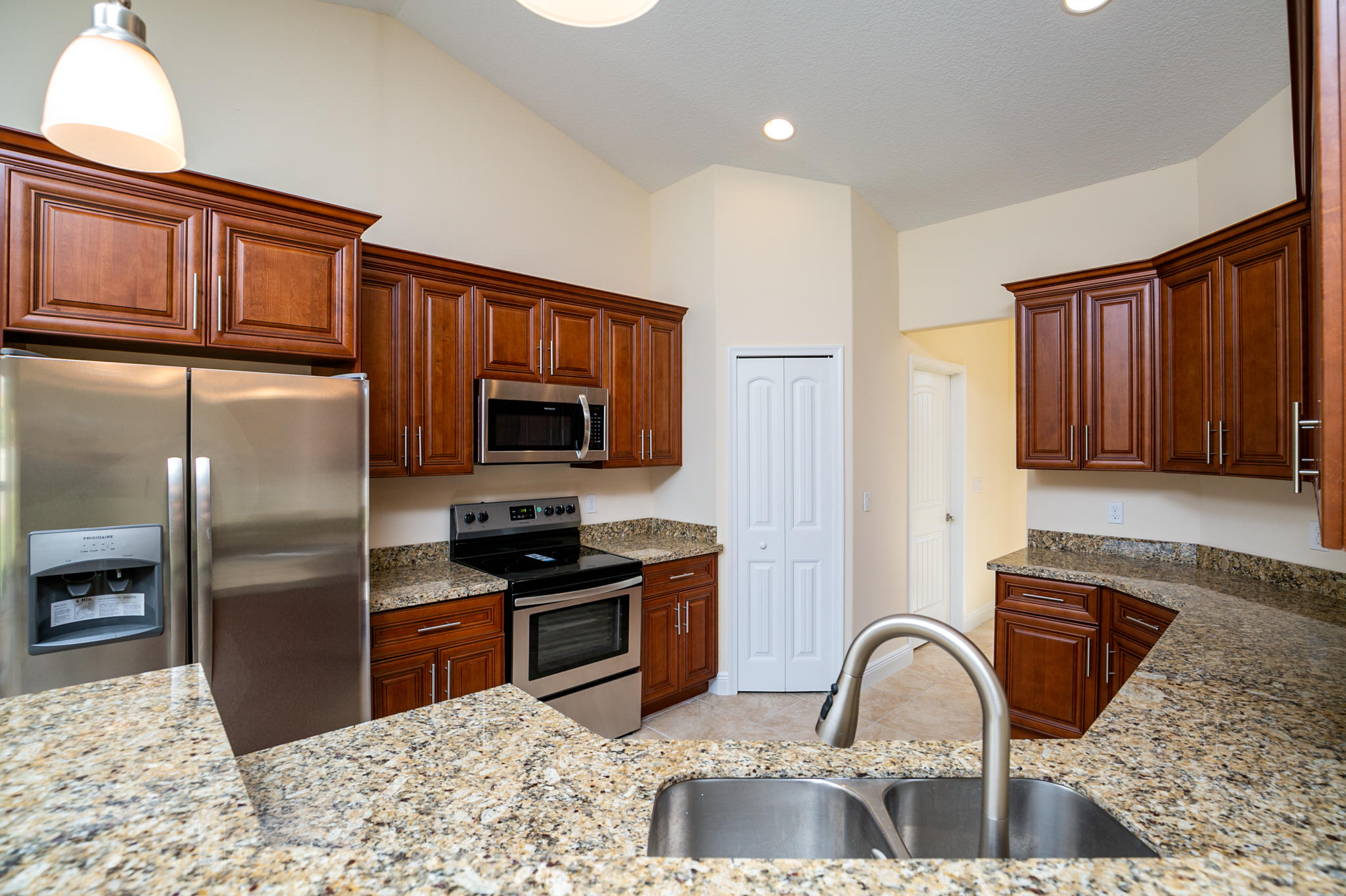 2379 Southwest Salmon Road Port St. Lucie, FL 34953 - Photo 11 of 29 KITCHEN