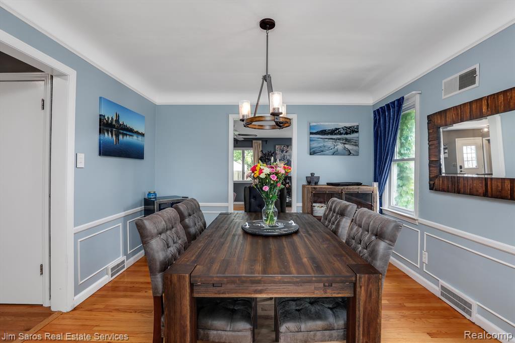 1322 Hampton Road Grosse Pointe Woods, MI 48236 - Photo 2 of 42