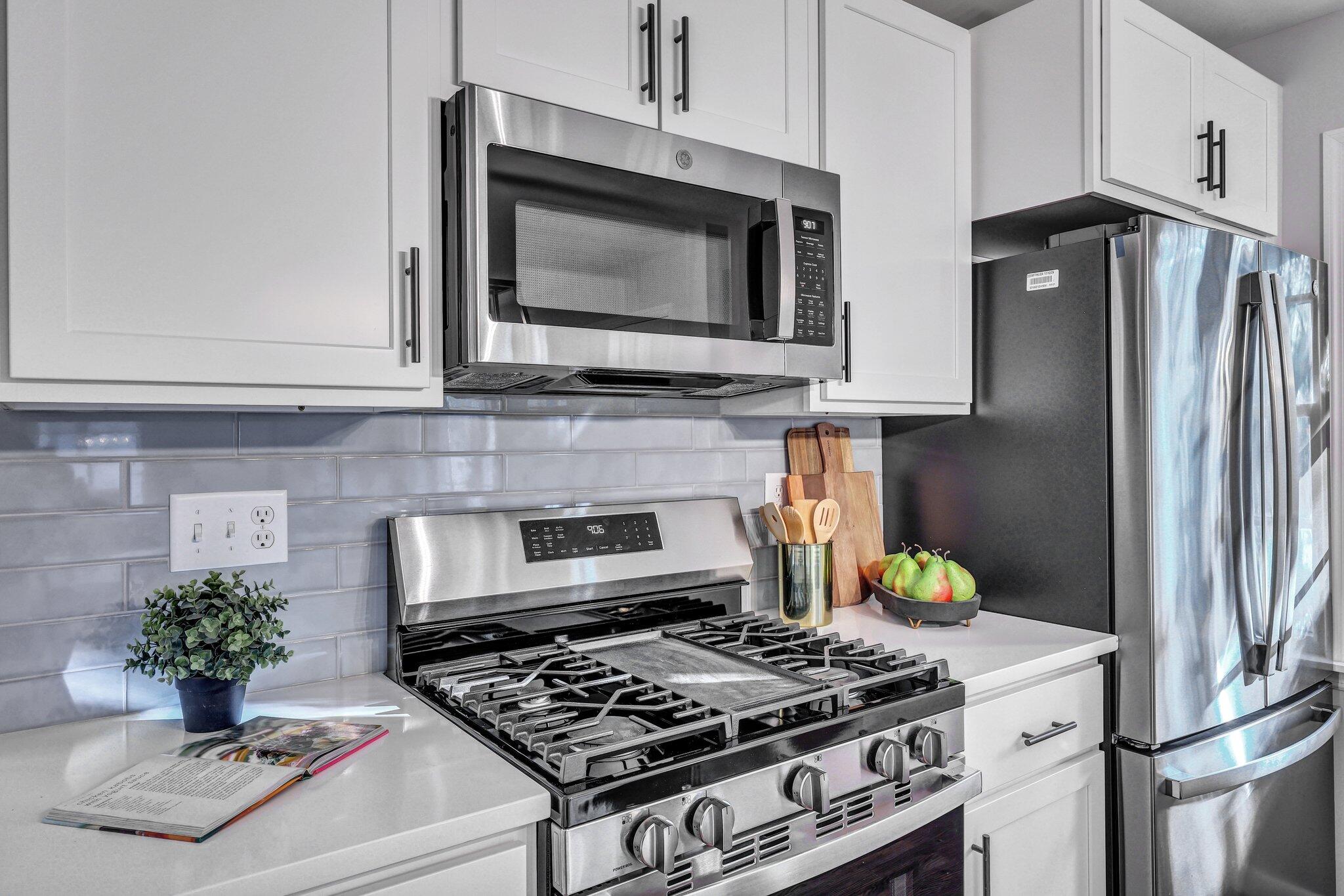 1251 Wisteria Road Charleston, SC 29407 - Photo 6 of 16 Gas Range