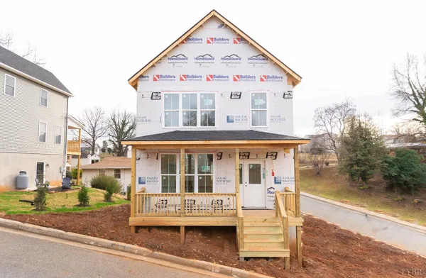 $379,000 | 528 Essex Street, Lynchburg, VA 24504