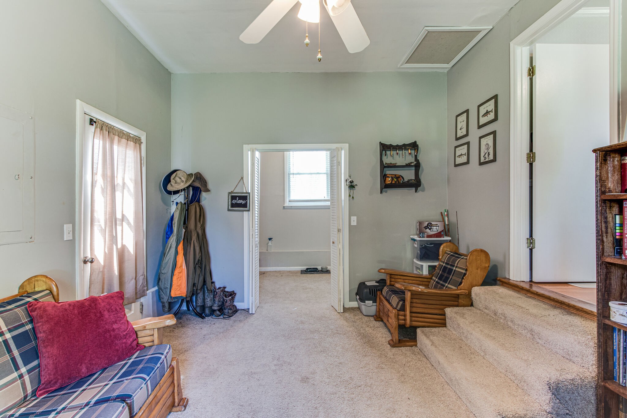 2234 South Ranch Road Murfreesboro, TN 37129 - Photo 14 of 29 a living room with furniture gym equipment and a window