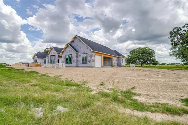 $889,000 | 657 Sugartree Drive, Lipan, TX 76462