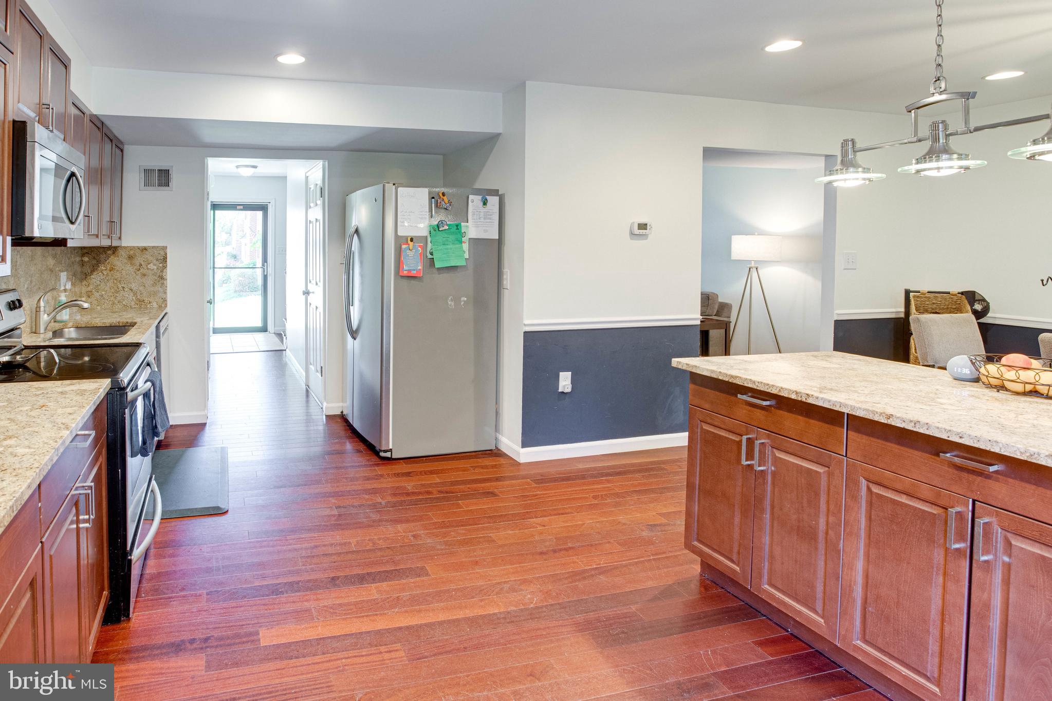 6878 Brian Michael Court Springfield, VA 22153 - Photo 12 of 58