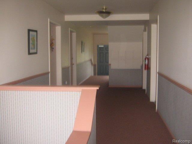 BUILDING ENTRYWAY