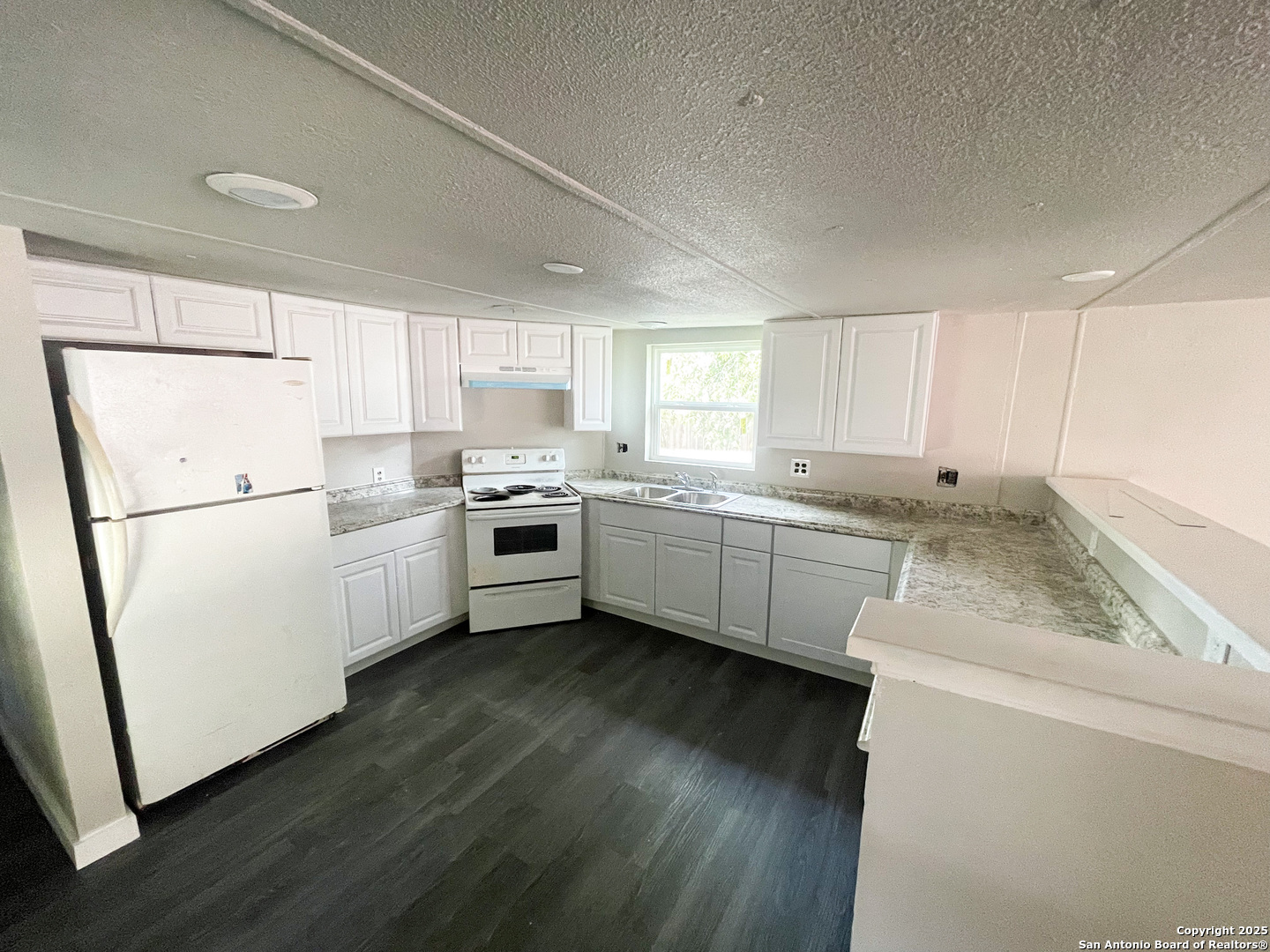 128 Winship Road Pleasanton, TX 78064 - Photo 7 of 30