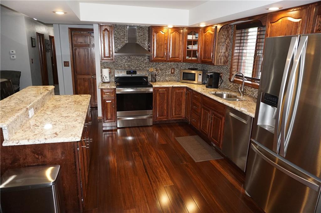 292 Evans Road Zelienople, PA 16063 - Photo 3 of 12 Gallery Image 3