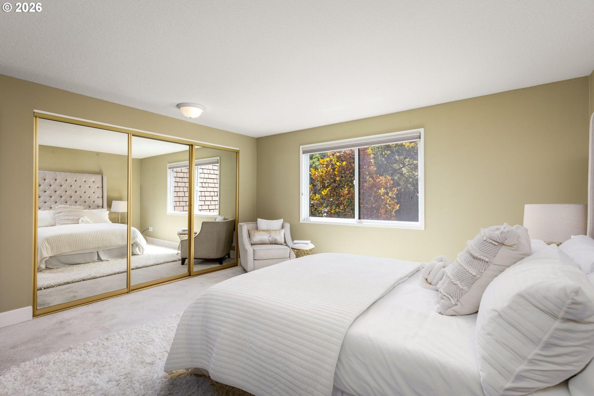 5640 South Riverside Lane, Unit 2 Portland, OR 97239 - Photo 21 of 42 Gallery Image 21