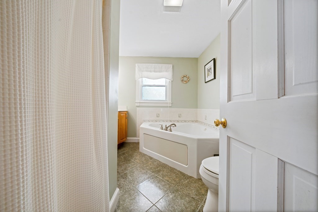 20 Birmingham Road Worcester, MA 01606 - Photo 16 of 22 Gallery Image 16