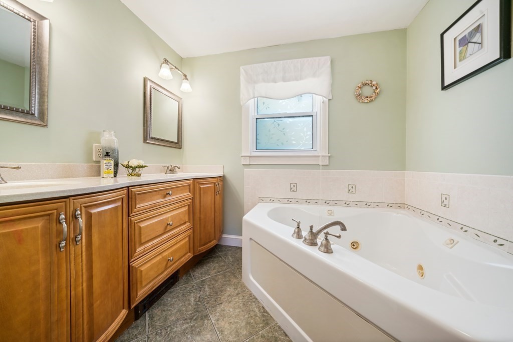 20 Birmingham Road Worcester, MA 01606 - Photo 17 of 22 Gallery Image 17