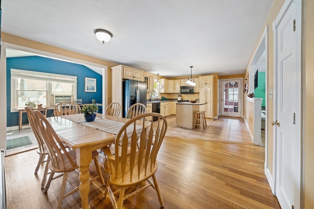 20 Birmingham Road Worcester, MA 01606 - Photo 6 of 22 Gallery Image 6