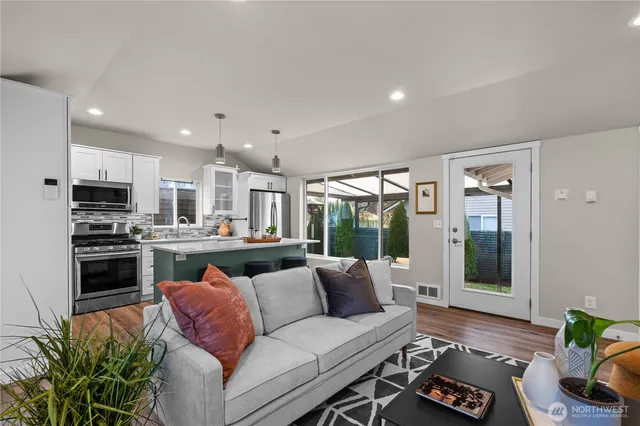 $650,000 | 18121 12th Avenue Northeast, Shoreline, WA 98155