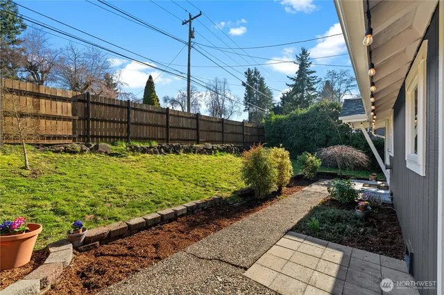 $650,000 | 18121 12th Avenue Northeast, Shoreline, WA 98155