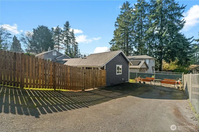 $650,000 | 18121 12th Avenue Northeast, Shoreline, WA 98155