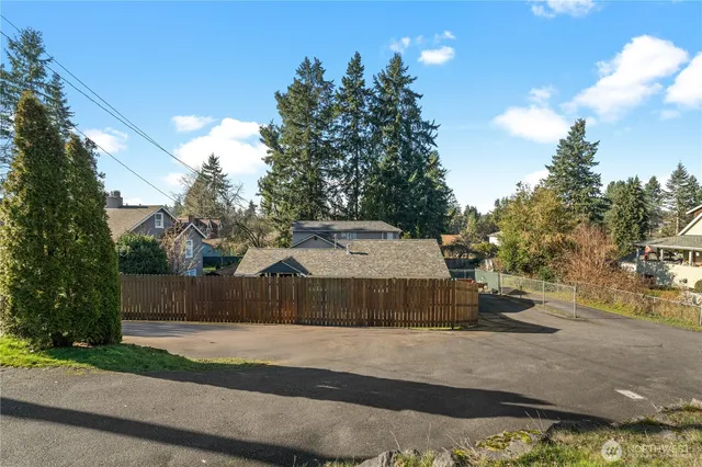 $650,000 | 18121 12th Avenue Northeast, Shoreline, WA 98155