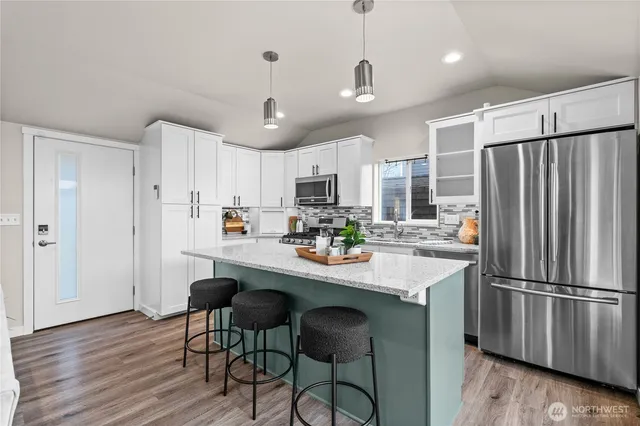 $650,000 | 18121 12th Avenue Northeast, Shoreline, WA 98155