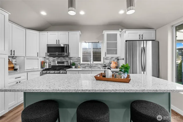 $650,000 | 18121 12th Avenue Northeast, Shoreline, WA 98155