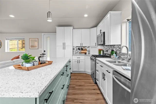 $650,000 | 18121 12th Avenue Northeast, Shoreline, WA 98155