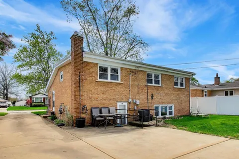 $340,000 | 6864 175th Place, Tinley Park, IL 60477