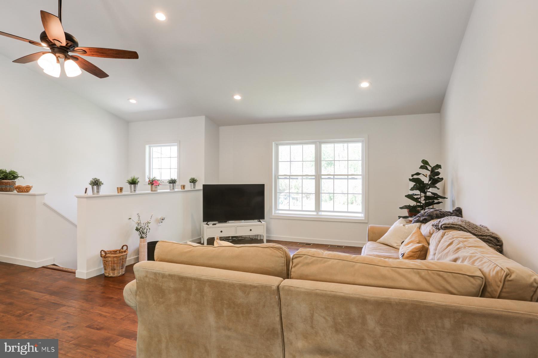 103 Becker Road Elizabethtown, PA 17022 - Photo 8 of 31 Gallery Image 8