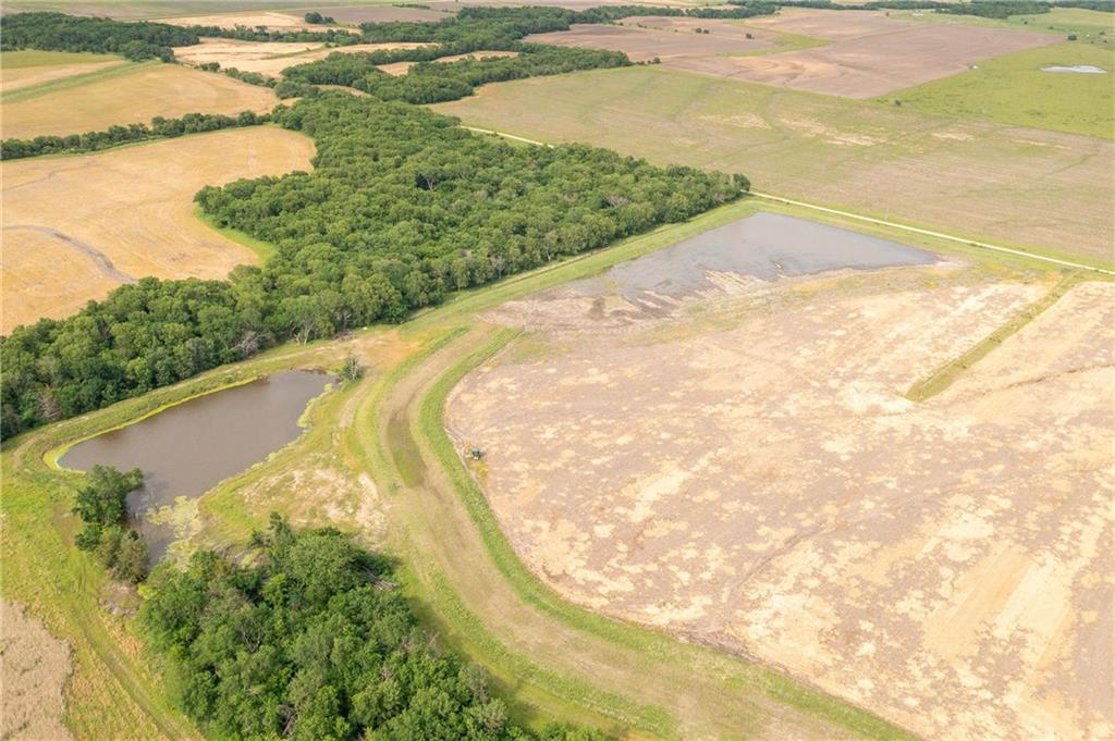 27699 South Hoch Road Osage City, KS 66523 - Photo 10 of 99