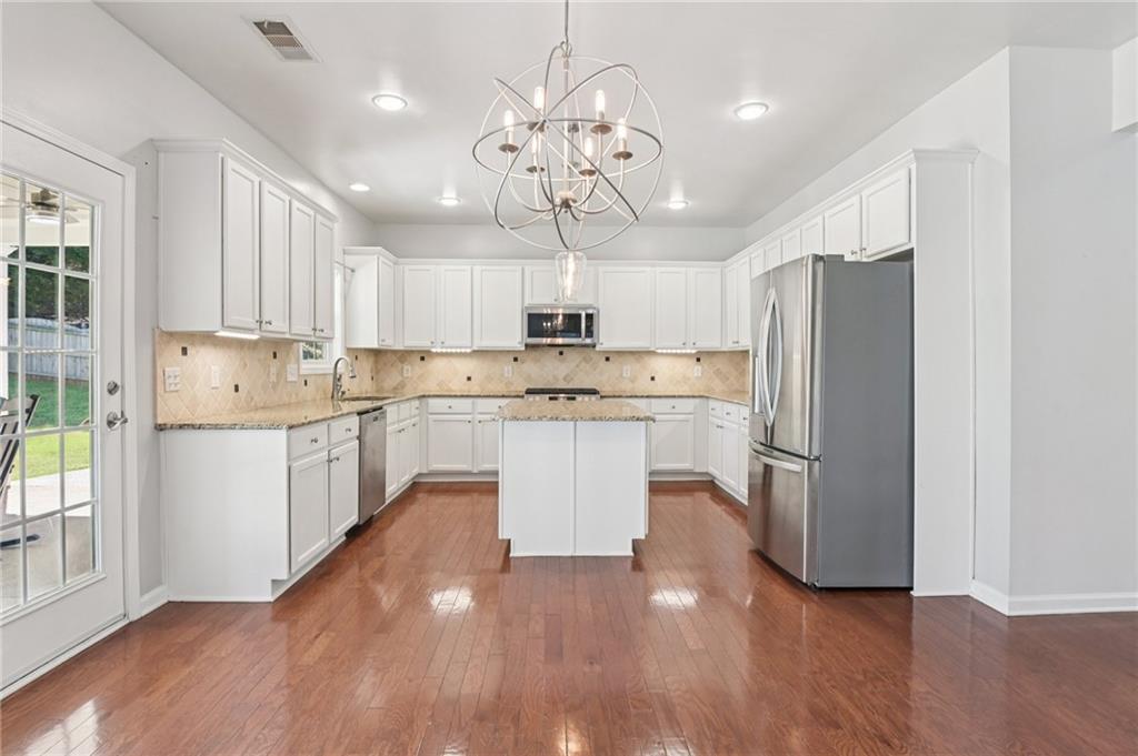 321 Meadowcrest Circle Canton, GA 30115 - Photo 8 of 36