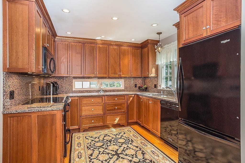 59 Bancroft Avenue Reading, MA 01867 - Photo 9 of 32