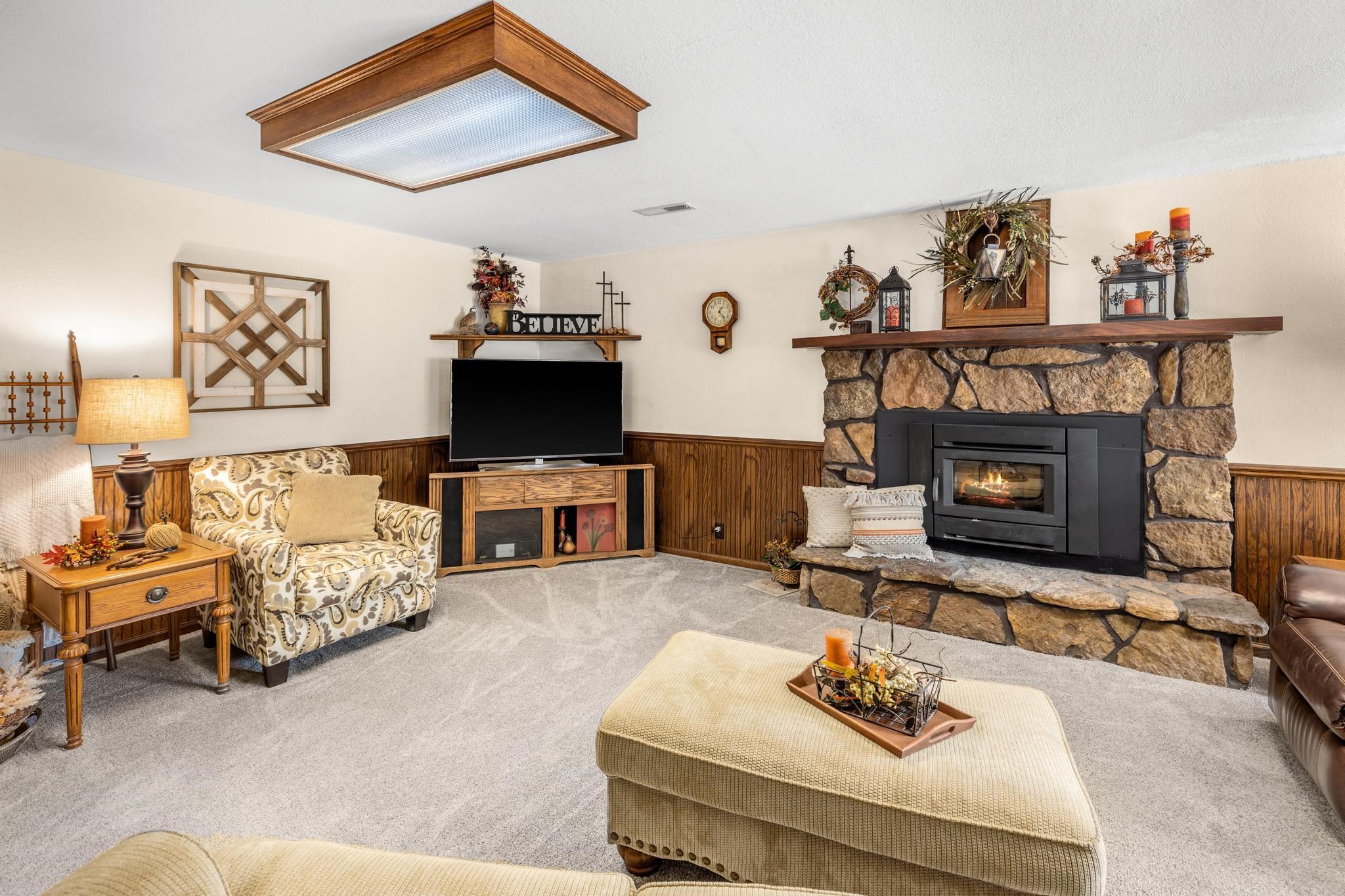 12469 Southwest 15th Street Benton, KS 67017 - Photo 11 of 36