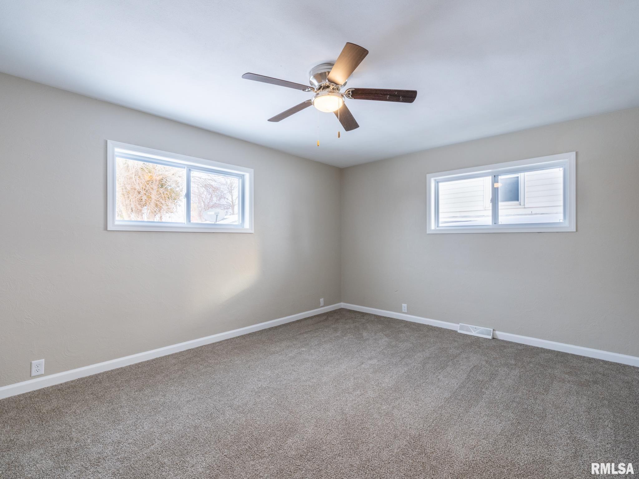 477 West Maple Street Canton, IL 61520 - Photo 14 of 17