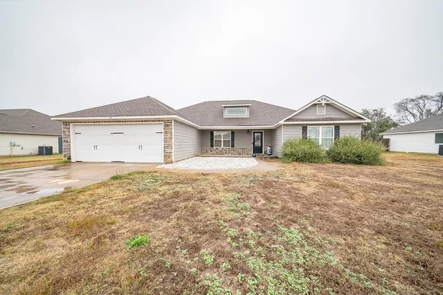 $300,000 | 14 Silver Eagle Court, Fort Mitchell, AL 36856