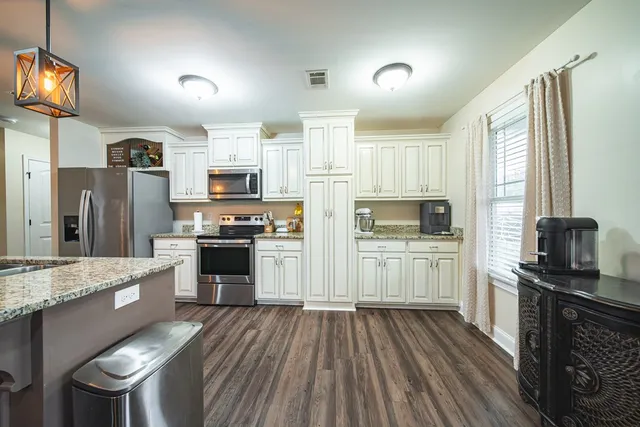 $300,000 | 14 Silver Eagle Court, Fort Mitchell, AL 36856