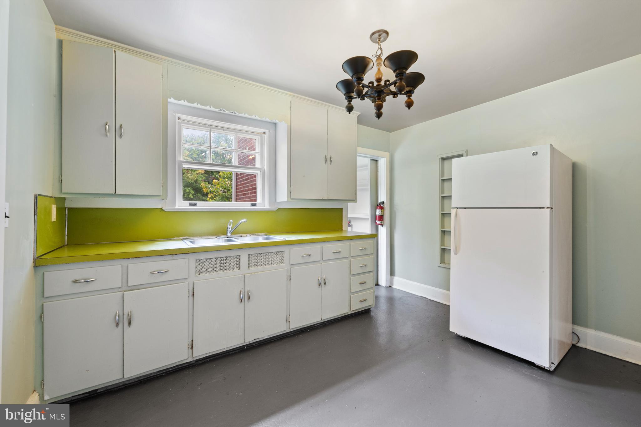21 Harris Road Princeton, NJ 08540 - Photo 10 of 33