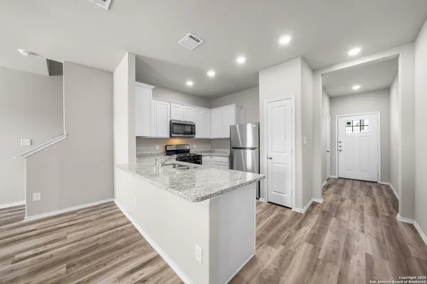 $1,495 | 134 Damon Divide, San Antonio, TX 78253