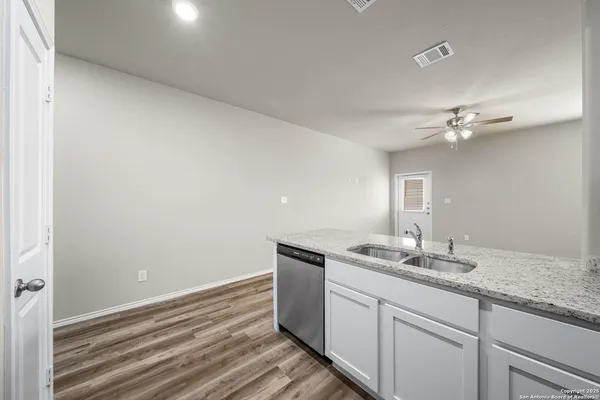 $1,495 | 134 Damon Divide, San Antonio, TX 78253