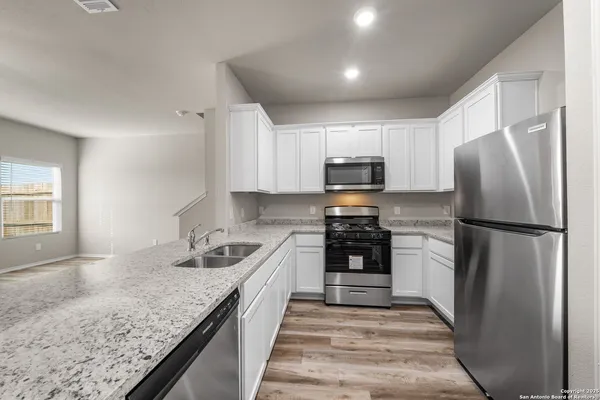 $1,495 | 134 Damon Divide, San Antonio, TX 78253