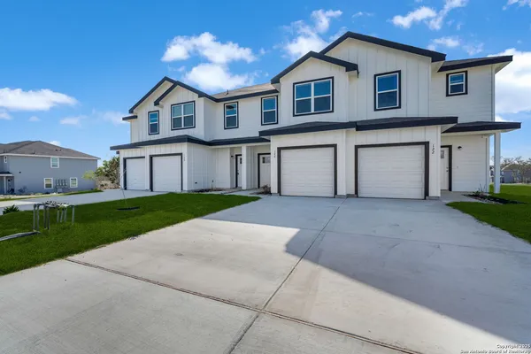 $1,495 | 134 Damon Divide, San Antonio, TX 78253