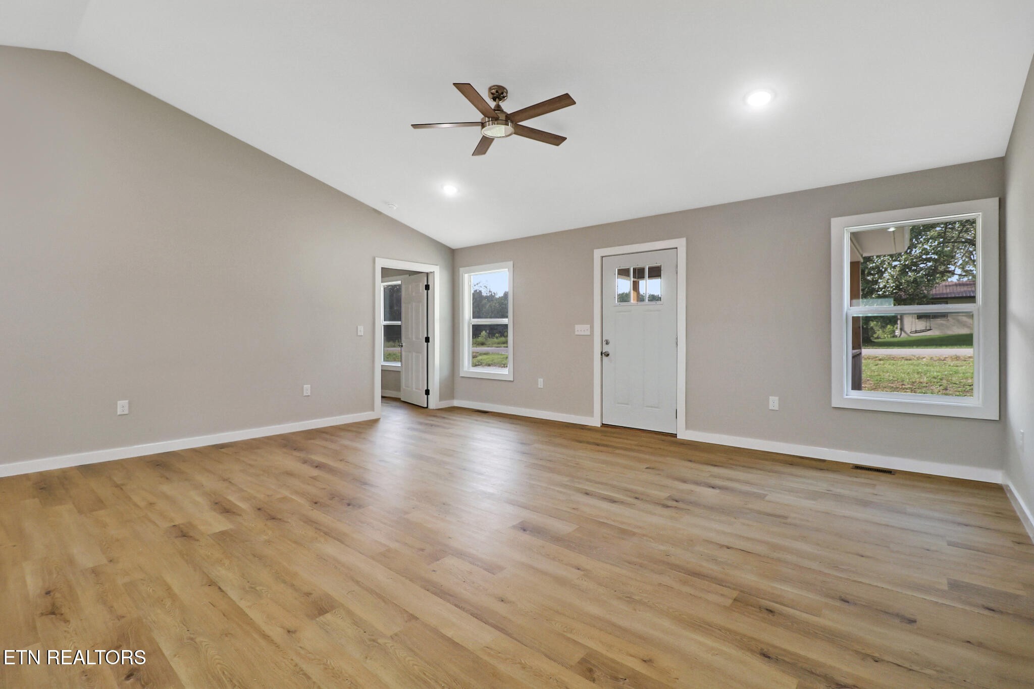 1081 Old Sunbright Road Jamestown, TN 38556 - Photo 12 of 28 Gallery Image 12