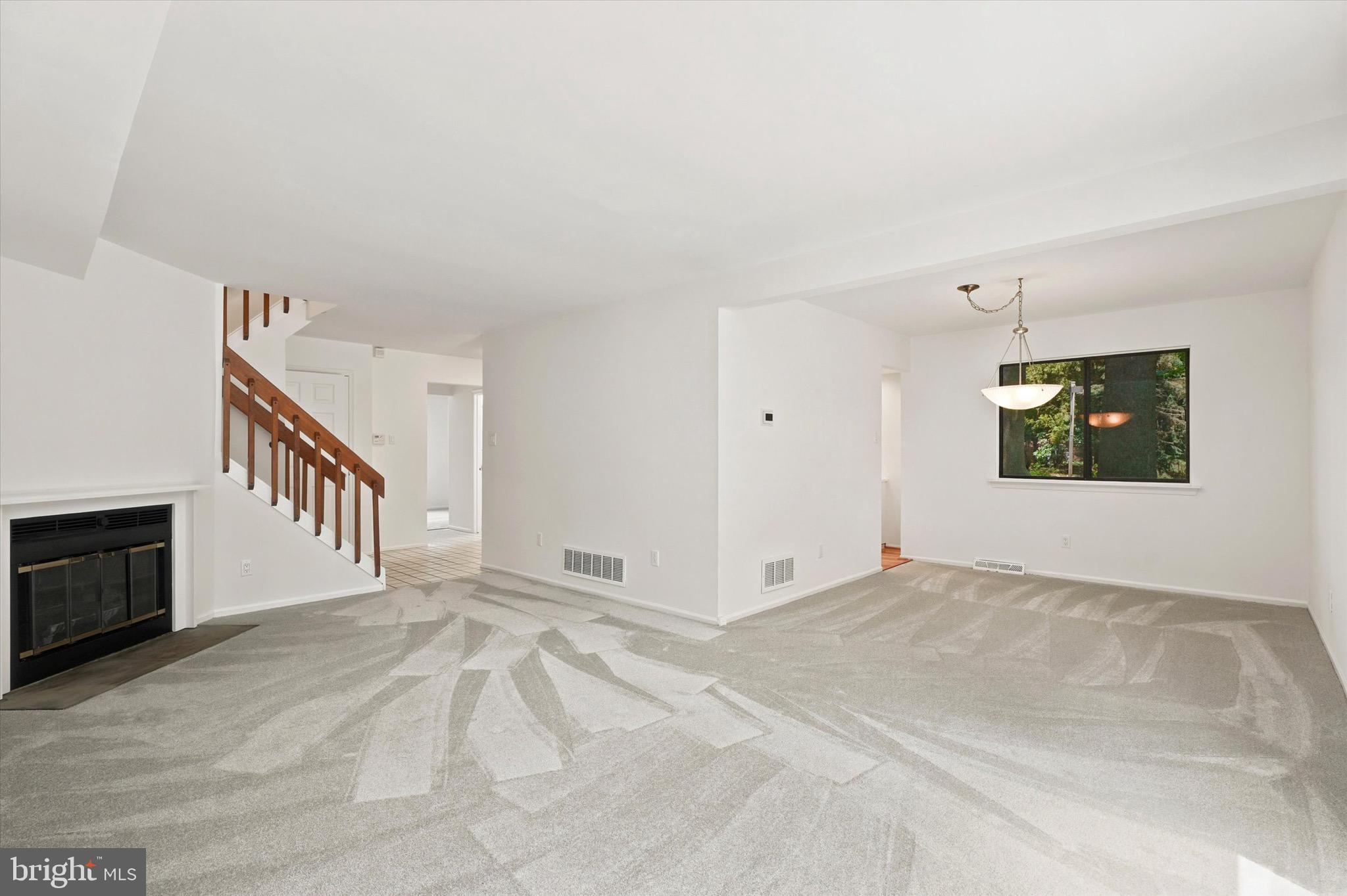 101 Elgin Court, Unit 363 Chesterbrook, PA 19087 - Photo 7 of 21 Living Room/Dining Room