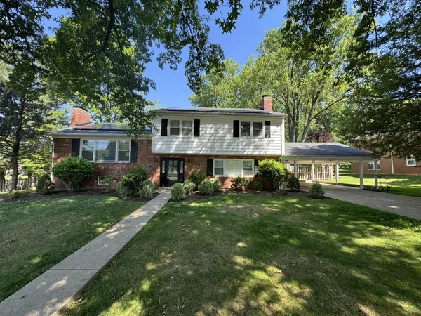 $4,900 | 1100 Maple Avenue East, Vienna, VA 22180