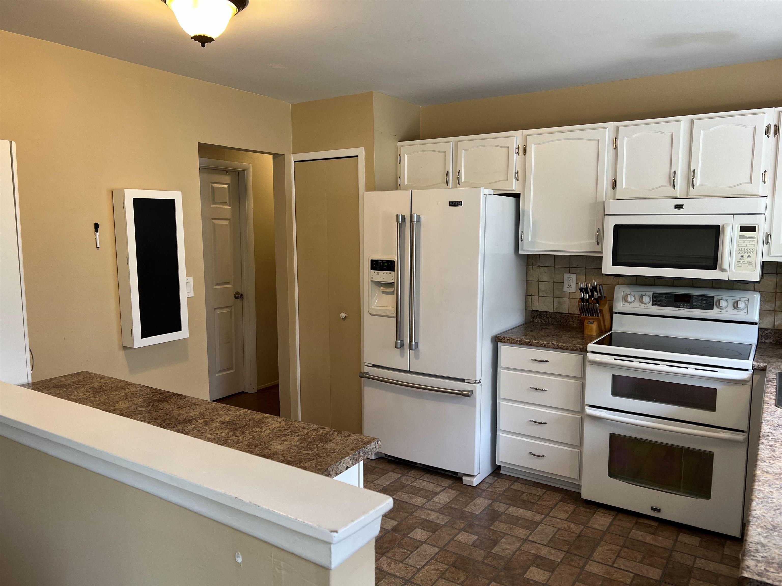 748 Bolinger Street Rochester Hills, MI 48307 - Photo 4 of 34