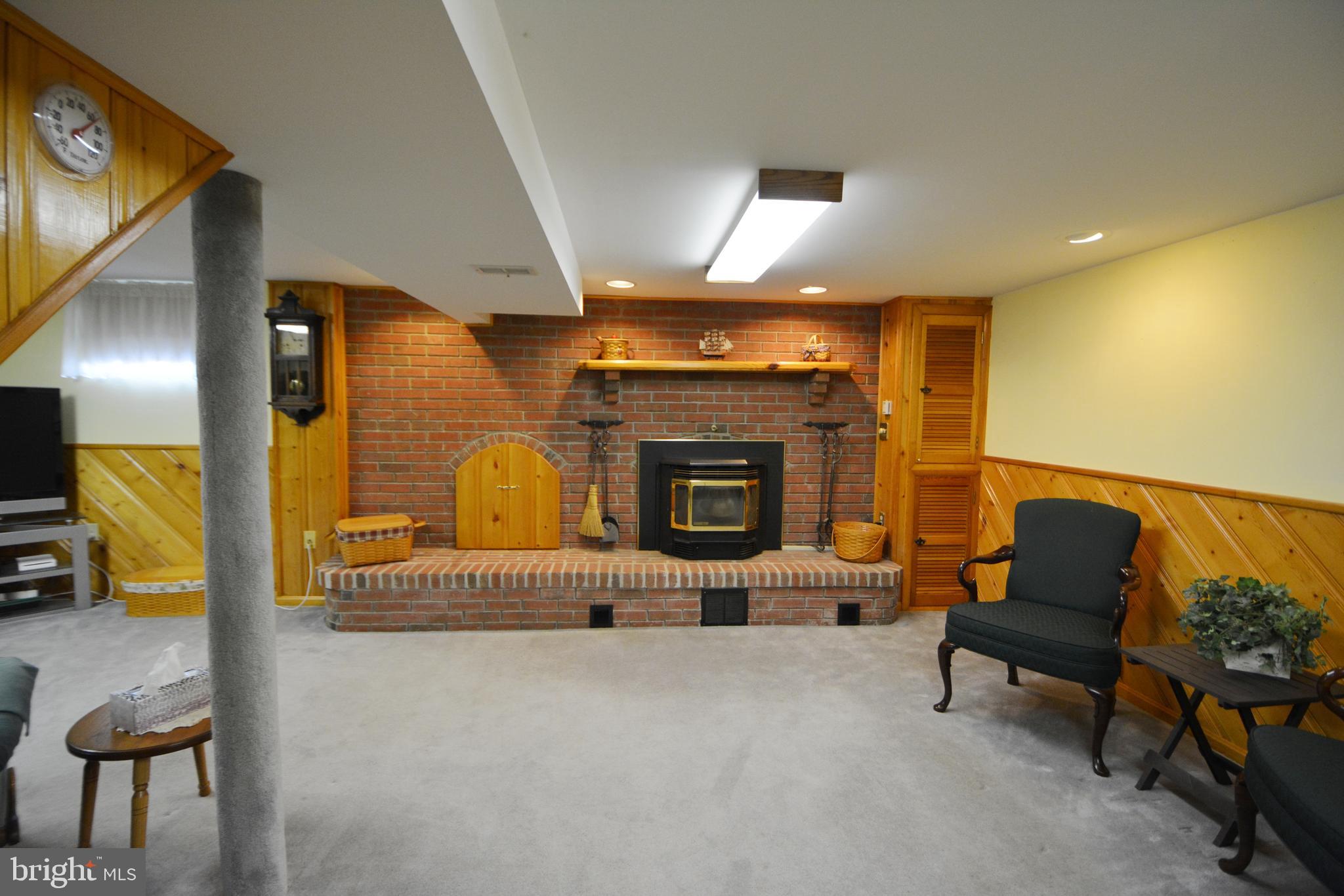 312 Holy Cross Road Baltimore, MD 21225 - Photo 45 of 68 Recess lighting & strip lights