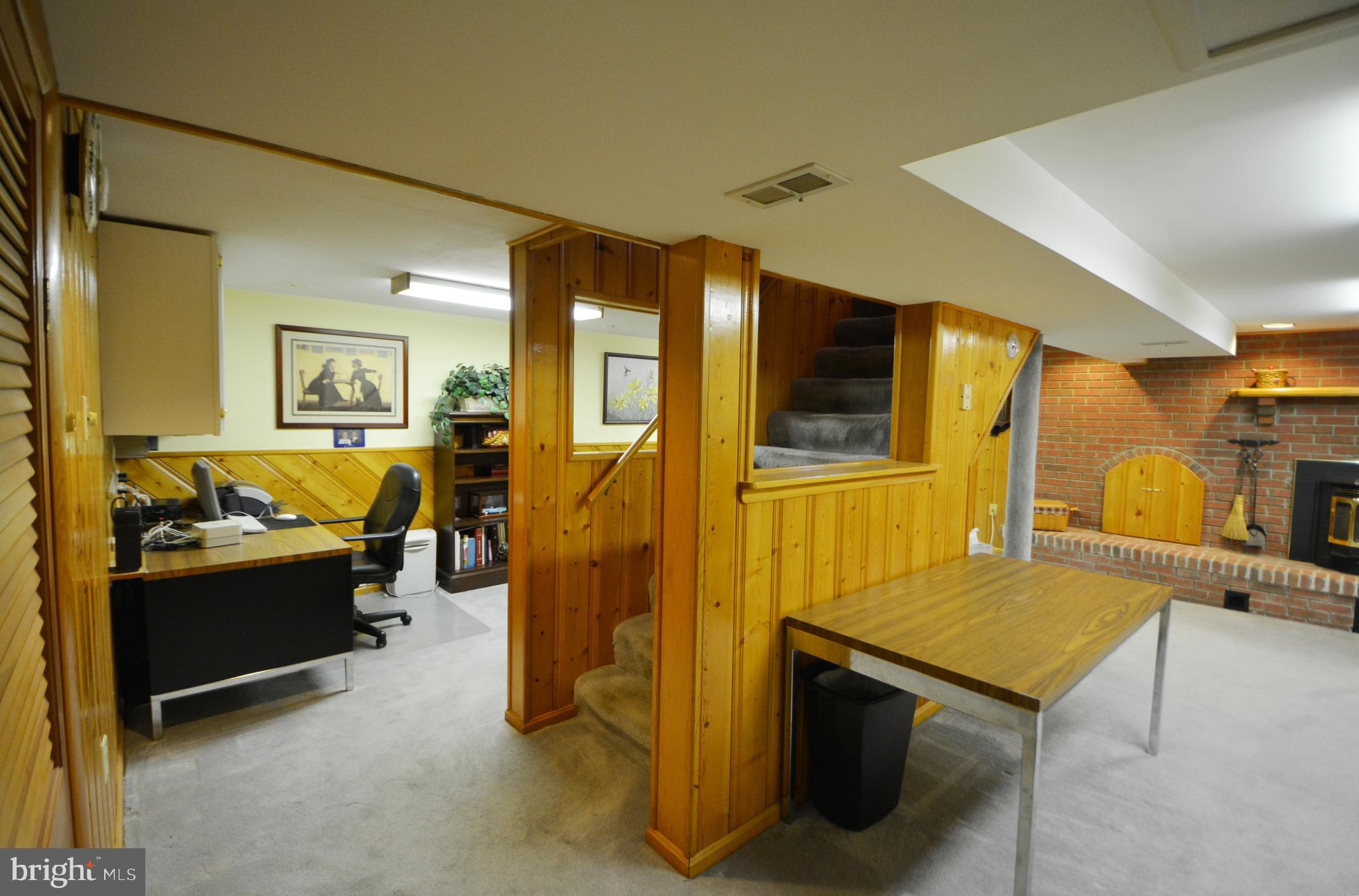 312 Holy Cross Road Baltimore, MD 21225 - Photo 8 of 68 Excellent condition, move in condition!