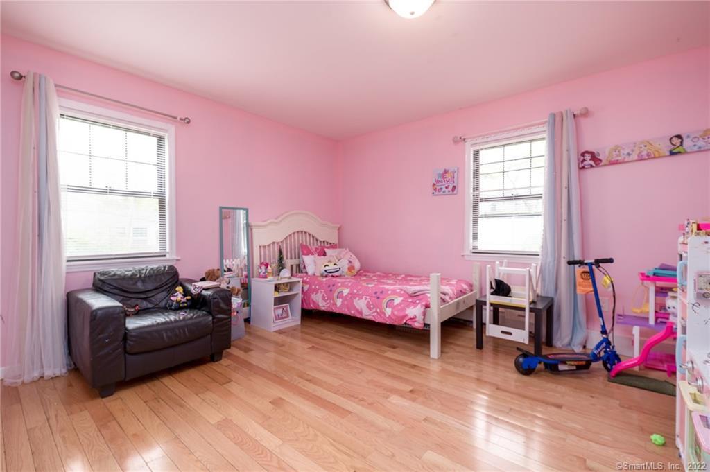 21 Hirsch Road Stamford, CT 06905 - Photo 15 of 37