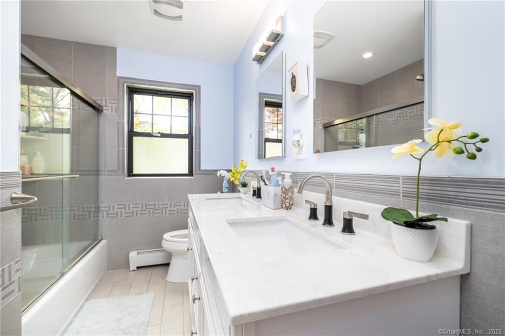 21 Hirsch Road Stamford, CT 06905 - Photo 16 of 37 1st fl Bathroom