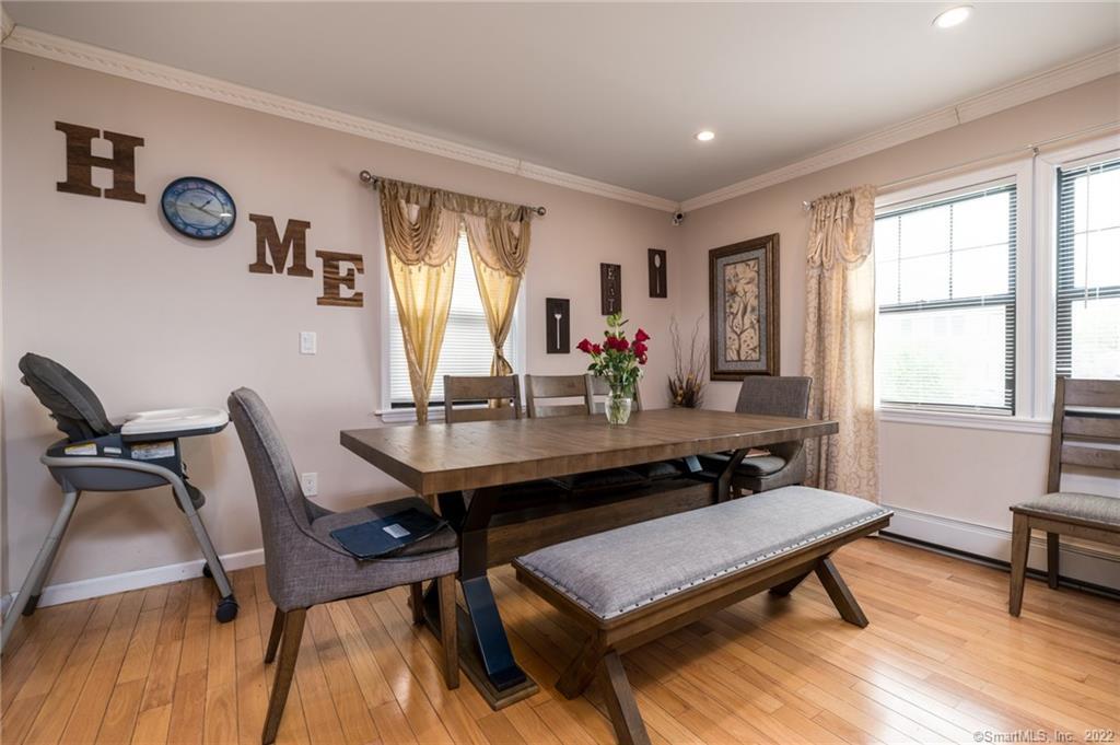 21 Hirsch Road Stamford, CT 06905 - Photo 3 of 37 1st fl Dining area