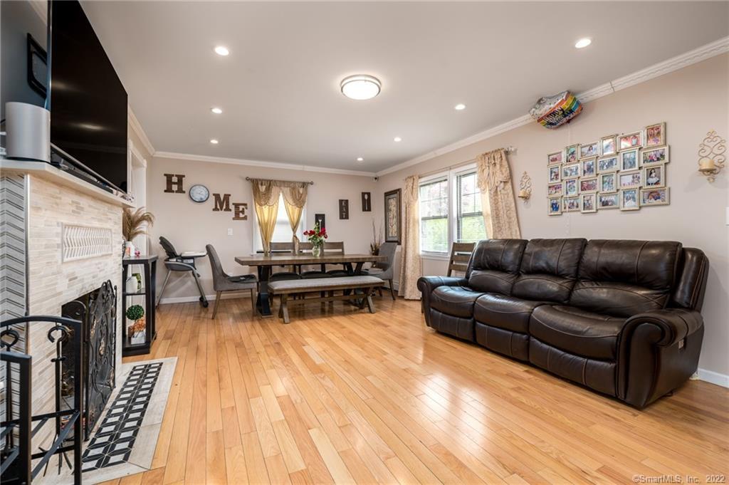 21 Hirsch Road Stamford, CT 06905 - Photo 4 of 37 1st Fl Living with fireplace