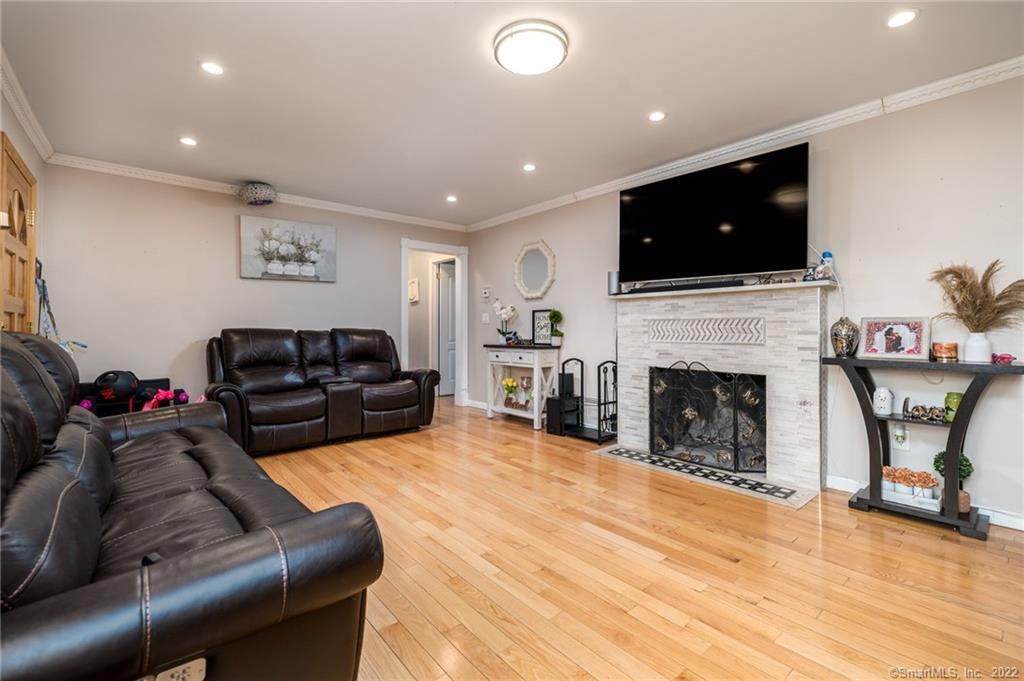 21 Hirsch Road Stamford, CT 06905 - Photo 5 of 37