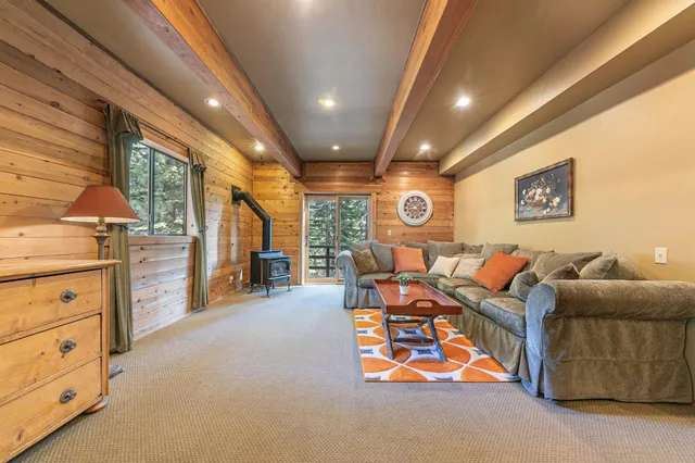 $1,295,000 | 12817 Stockholm Way, Truckee, CA 96161